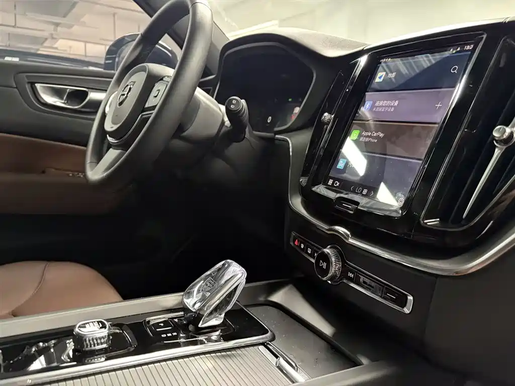 Volvo XC60 2024 B5 four-wheel drive Zhiyi Luxury Edition купить на сайте DeffCars