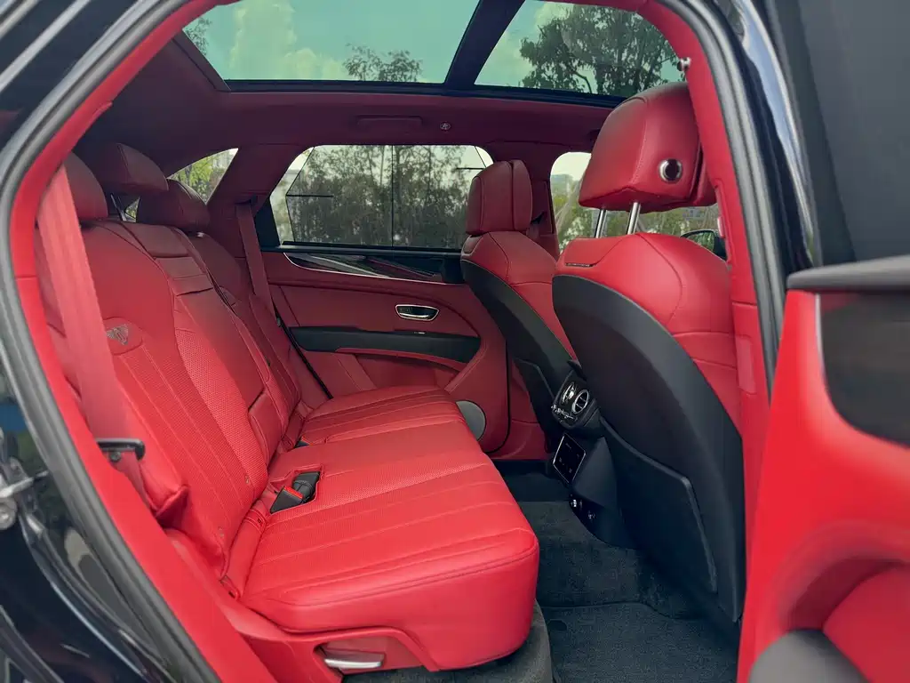 Bentayga 2021 4.0T V8 купить на сайте DeffCars