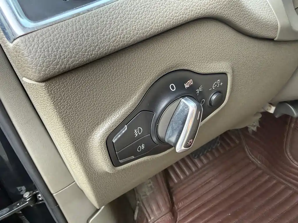 Audi Q5 2012 2.0TFSI comfort model купить на сайте DeffCars