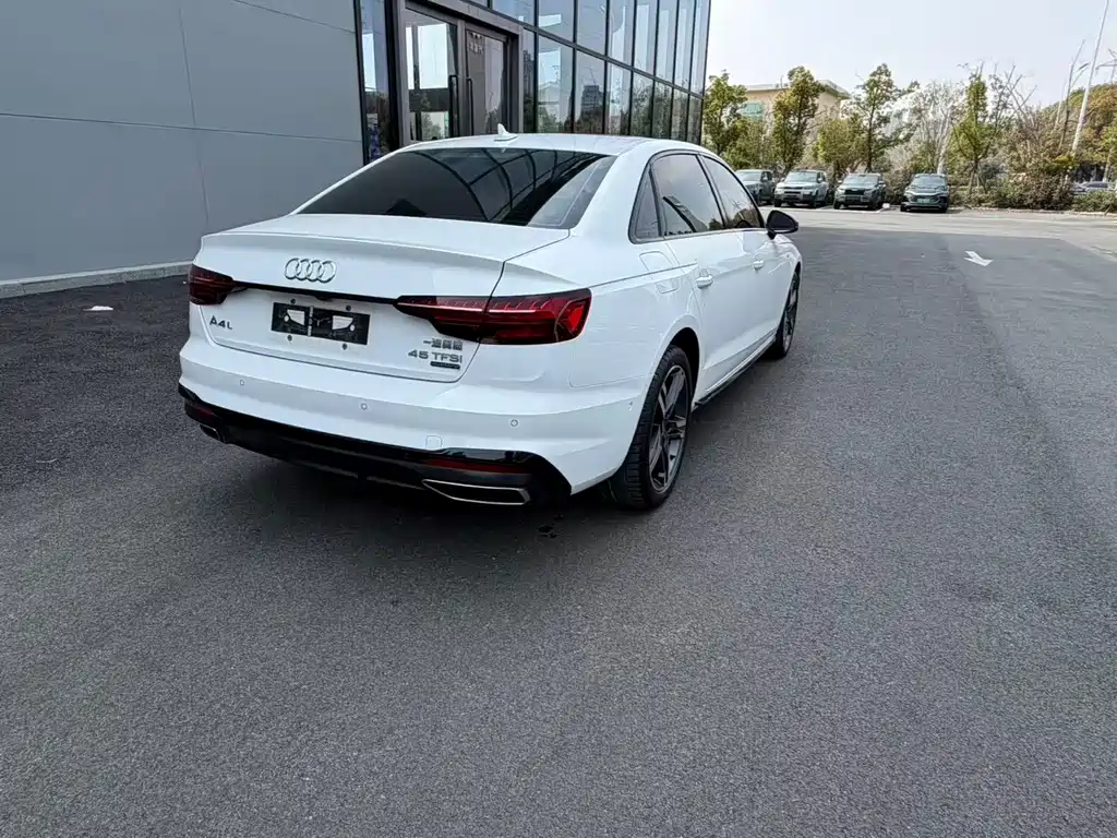 Audi A4L 2021 40 TFSI Advanced Life Edition купить на сайте DeffCars