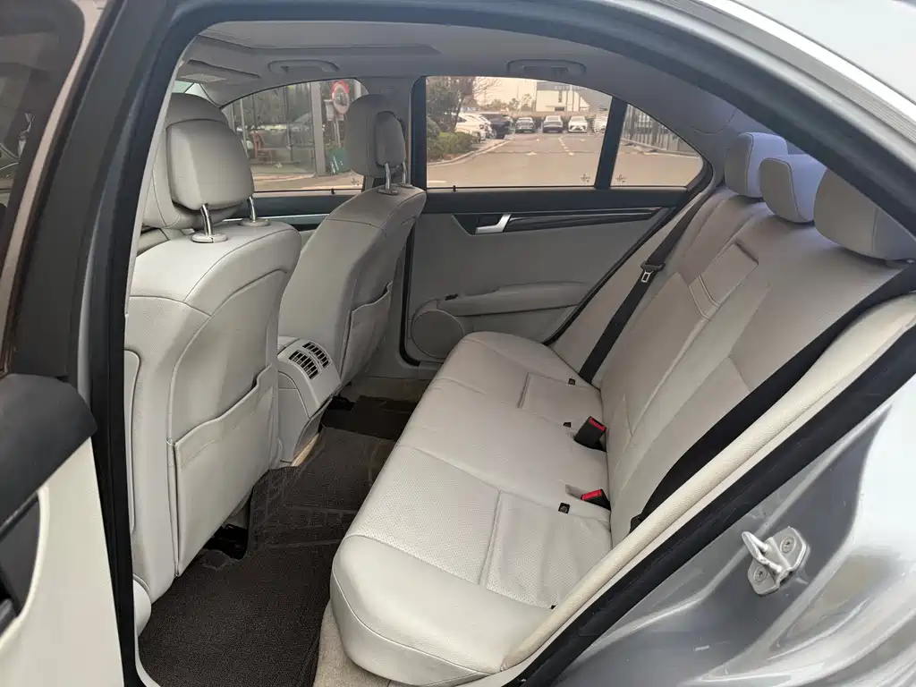 Mercedes-Benz C-Class 2013 C 180 CGI Classic купить на сайте DeffCars