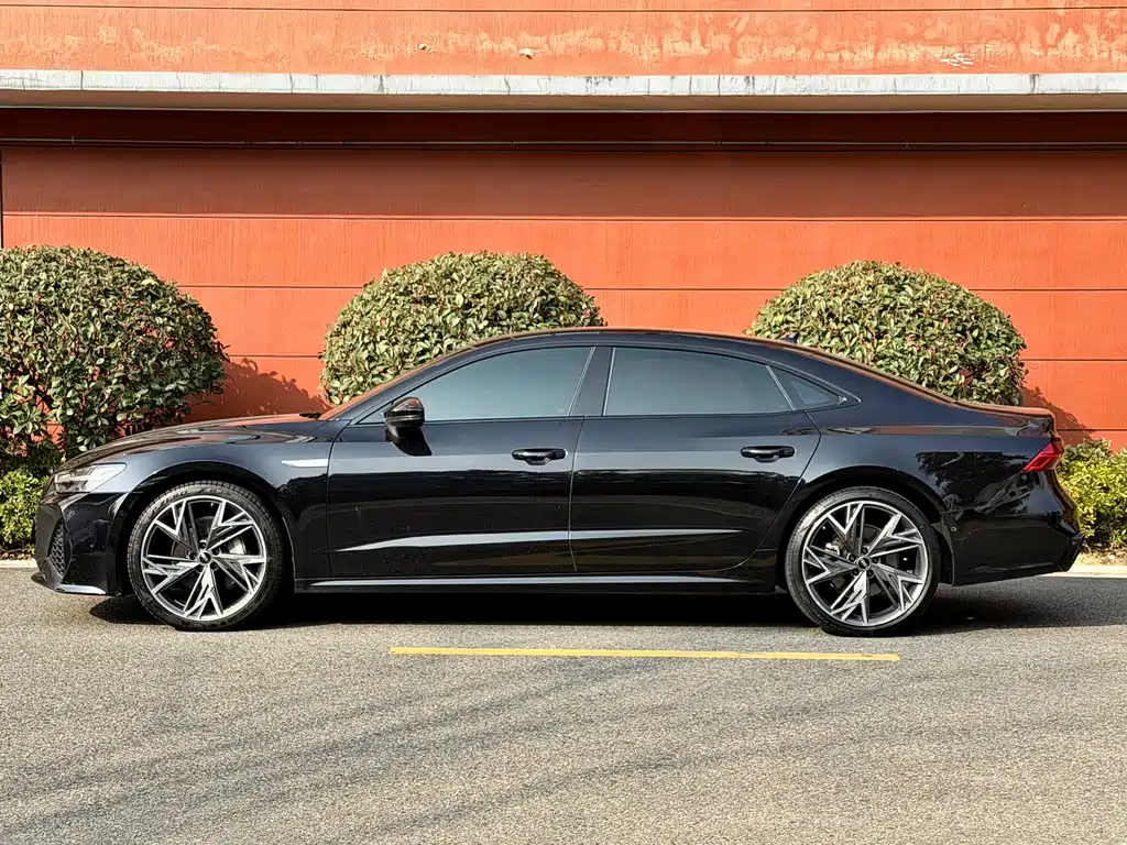 Audi A7L 2024 45 TFSI quattro S-line Black Warrior Edition купить на сайте DeffCars