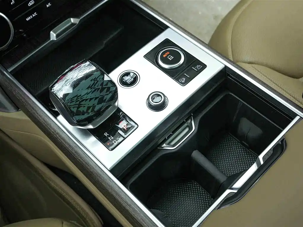 Range Rover 2023 3.0 L6 400PS Seven-seater Extended Edition купить на сайте DeffCars