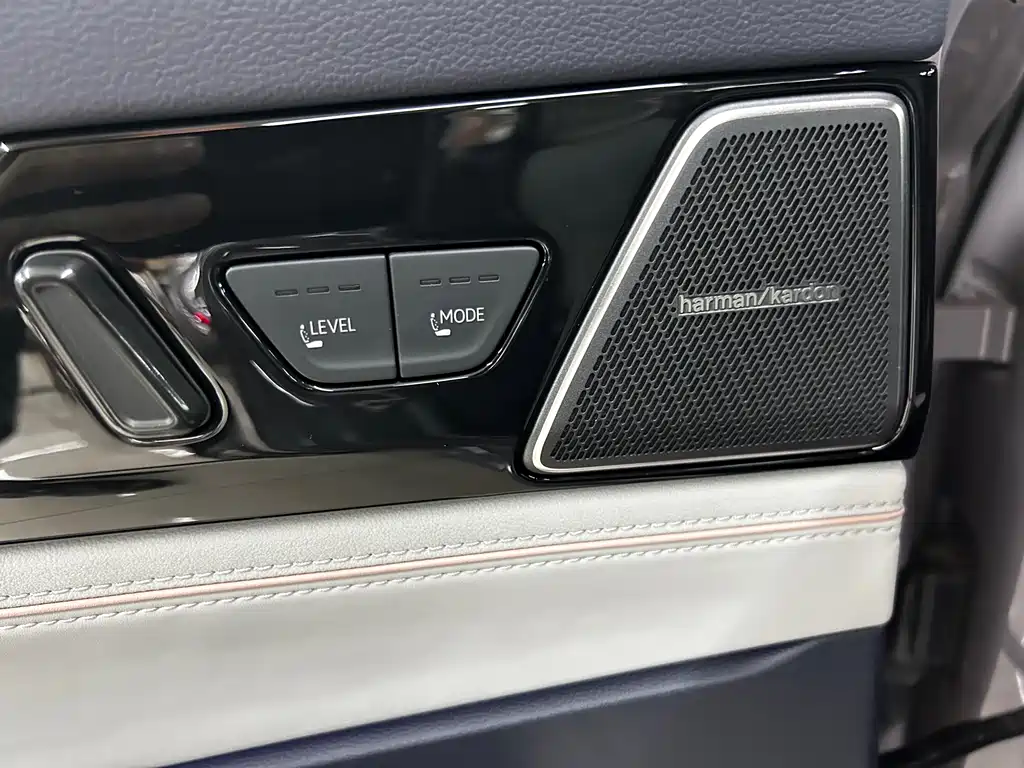 Passat 2025 Pro 380TSI Star Dragon Edition купить на сайте DeffCars