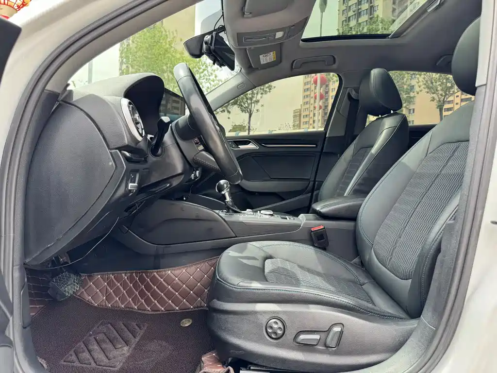 Audi A3 2019 Limousine 35 TFSI Sports National V купить на сайте DeffCars