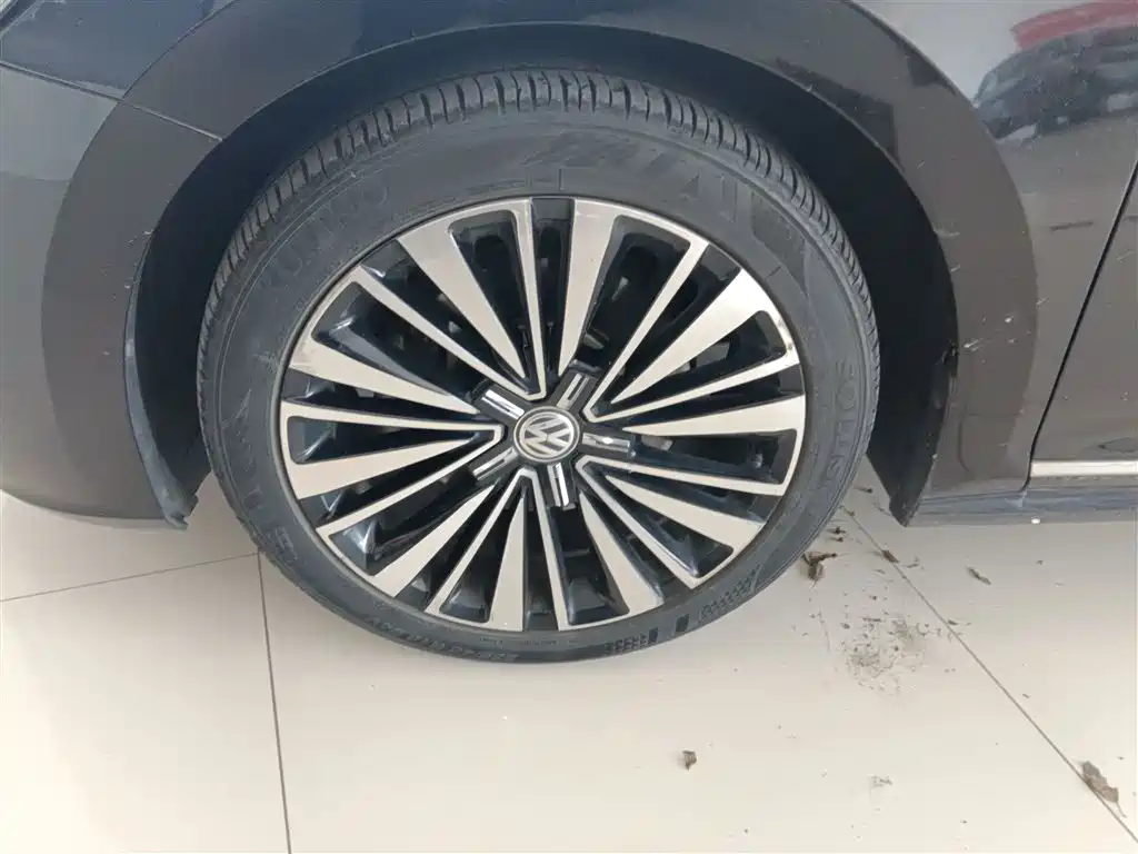 Passat 2019 330TSI Deluxe Edition National VI купить на сайте DeffCars