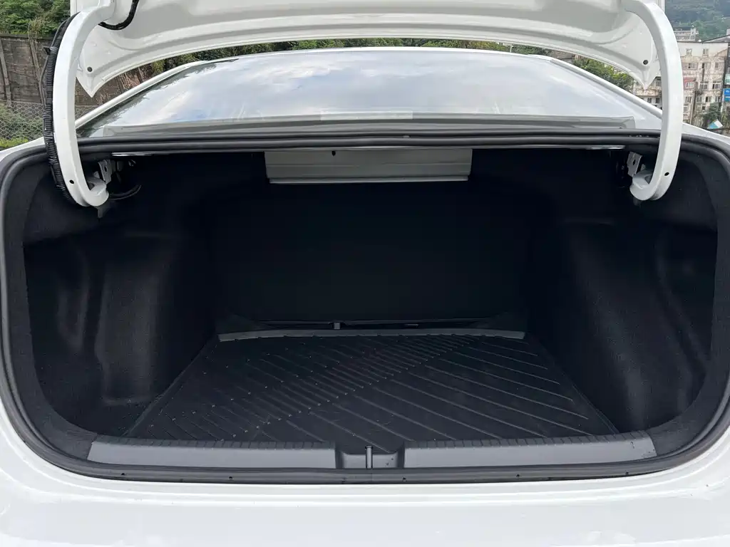 Lavida 2025 Xinrui 1.5L Outstanding Xinyi Edition купить на сайте DeffCars