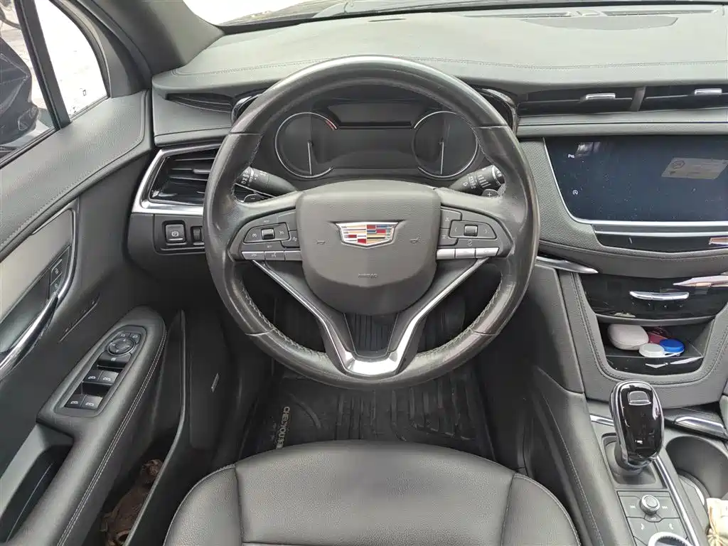 Cadillac XT6 2020 28T seven-seater stylish model купить на сайте DeffCars