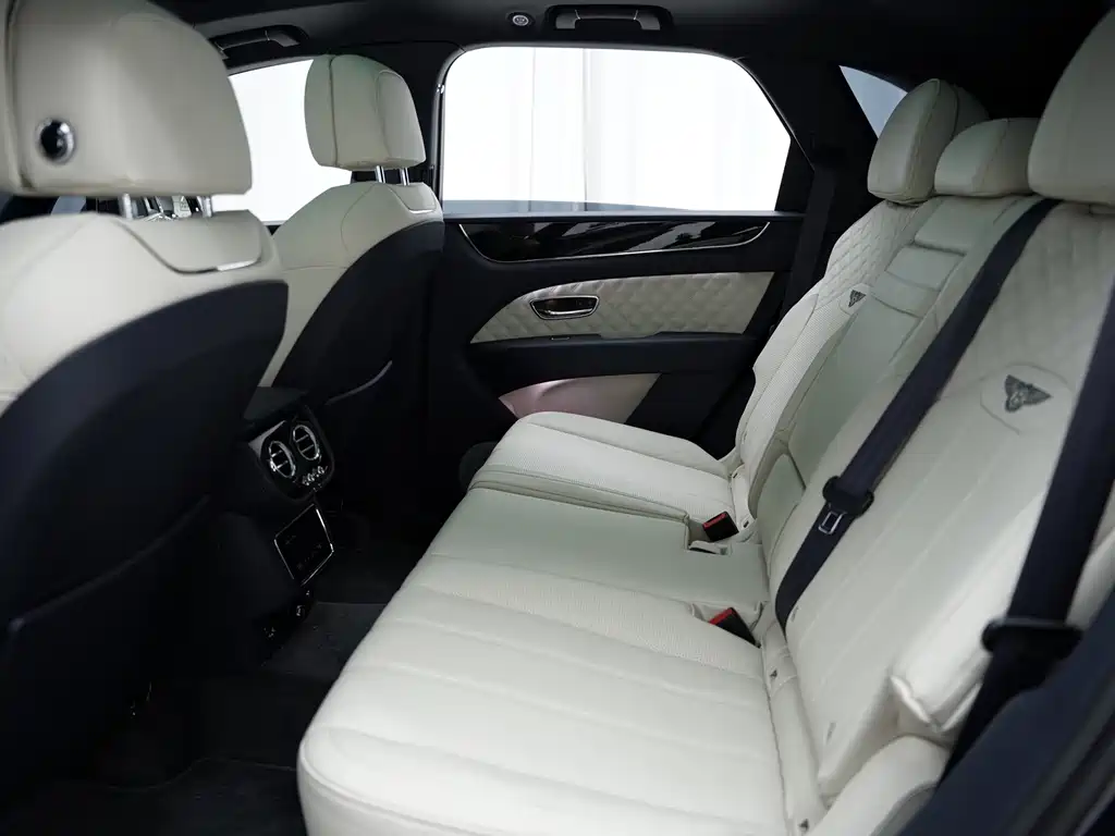 Bentayga 2021 4.0T V8 купить на сайте DeffCars