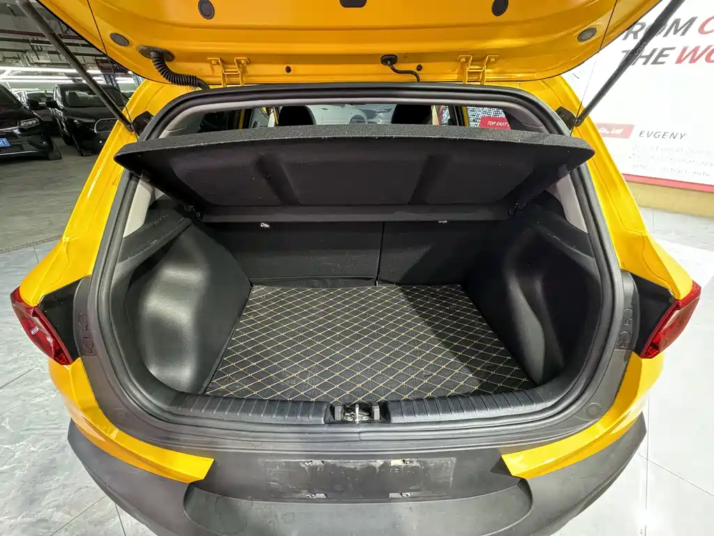 Yipao 2021 1.4L CVT Fun Sunroof Model купить на сайте DeffCars