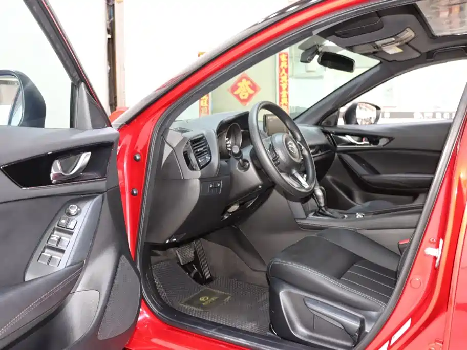 Mazda CX-4 2020 2.0L automatic two-wheel drive Blue Sky Explorer Edition купить на сайте DeffCars