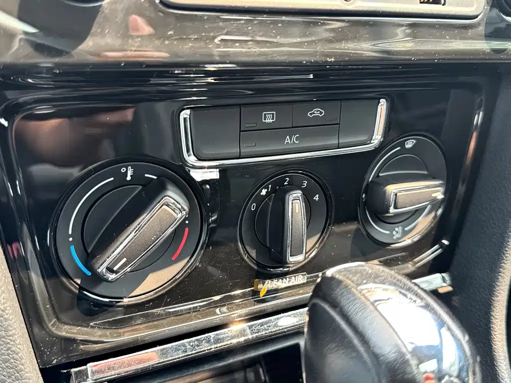 Bora 2018 1.5L automatic comfort model купить на сайте DeffCars