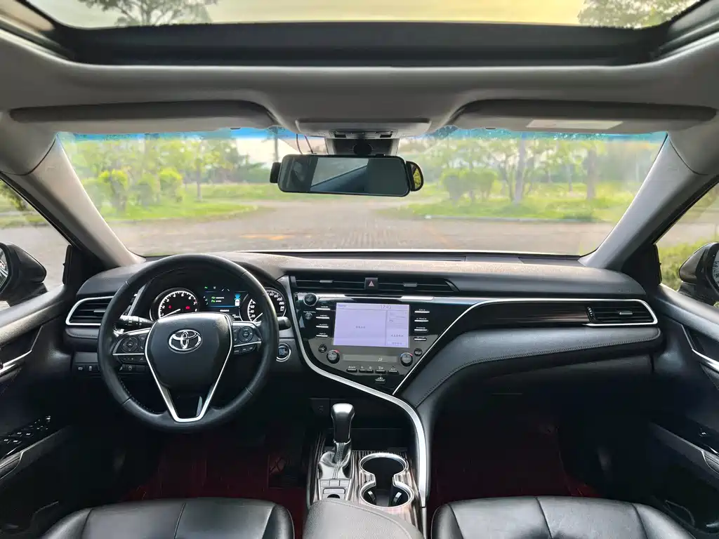 Camry 2018 2.5G Deluxe Edition купить на сайте DeffCars