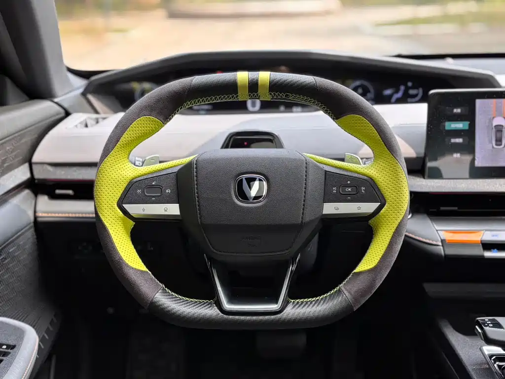 Changan UNI-V 2022 1.5T premium model купить на сайте DeffCars