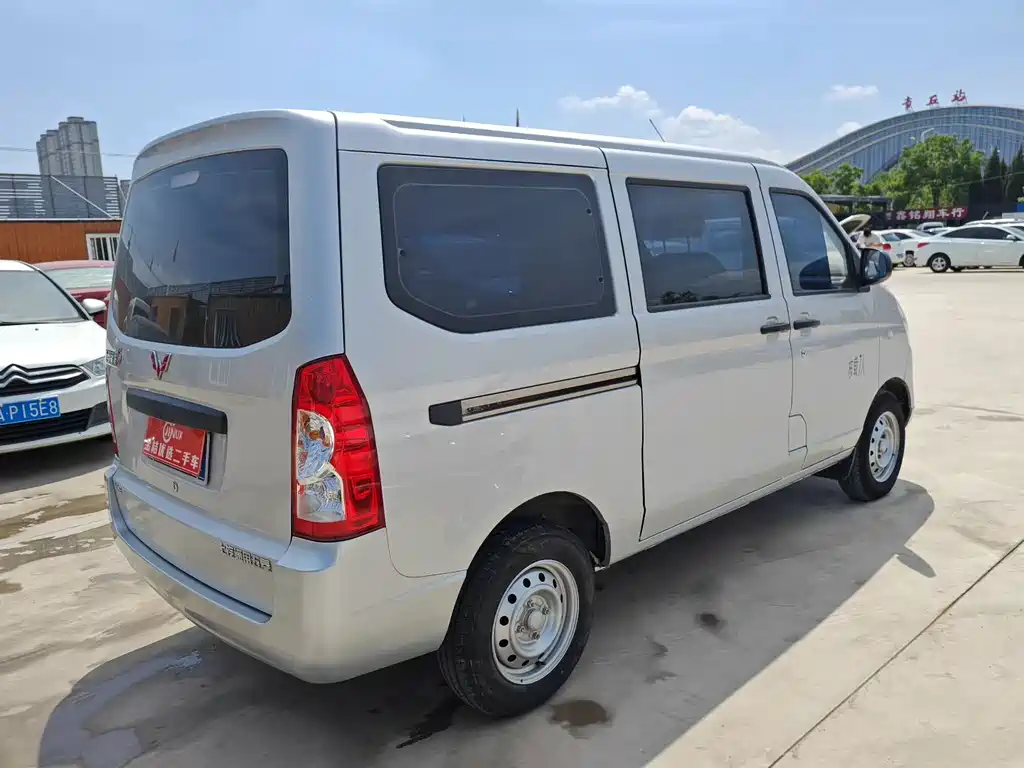 Wuling Rongguang S 2023 1.5L basic model 5/7 seats купить на сайте DeffCars