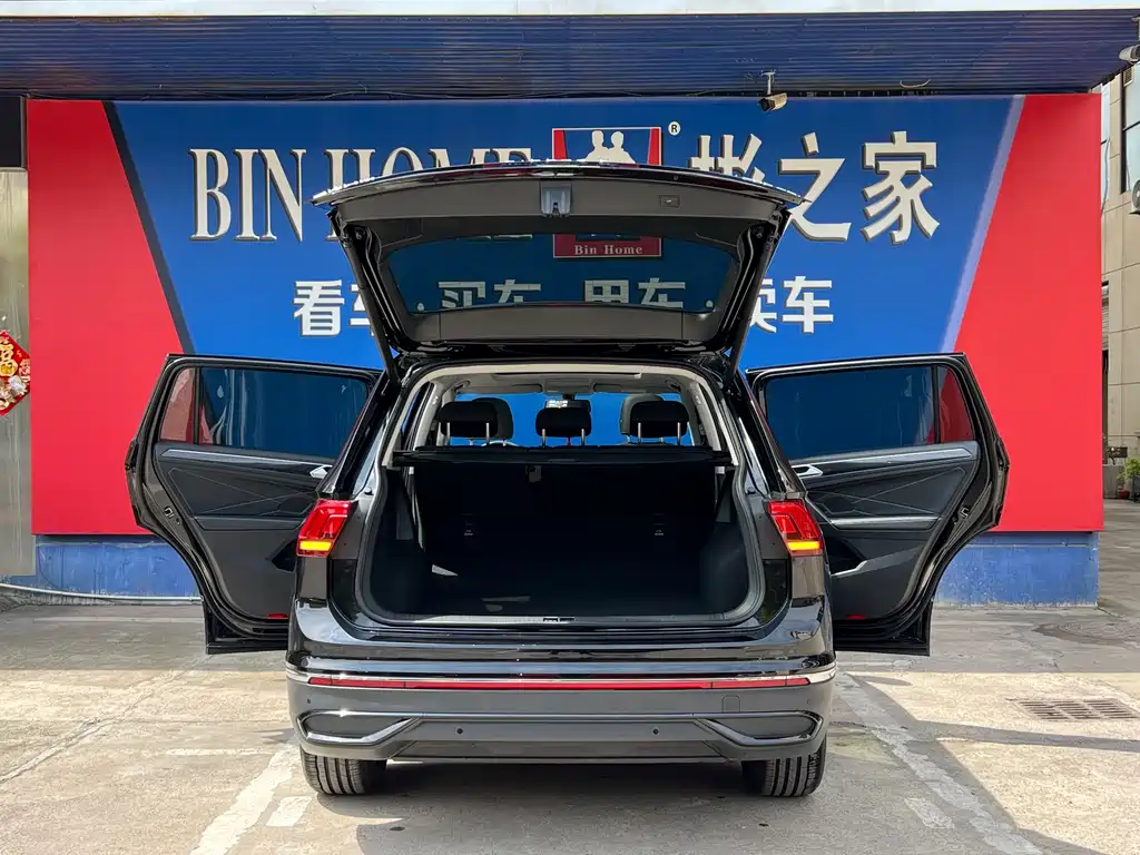 Tiguan L 2025 Outstanding Model 300TSI Automatic Two-wheel Drive Dragon Edition купить на сайте DeffCars
