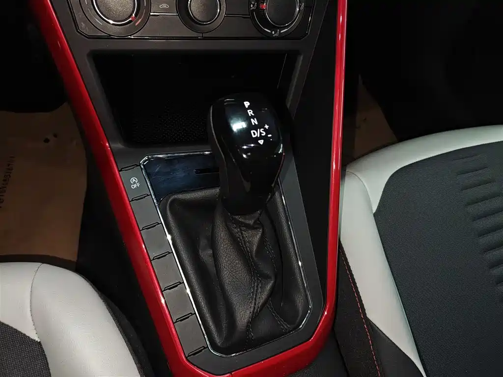Polo 2019 Plus 1.5L Automatic Colorful Technology Edition купить на сайте DeffCars