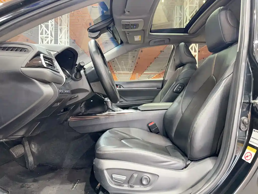 Camry 2018 2.0G Deluxe Edition купить на сайте DeffCars