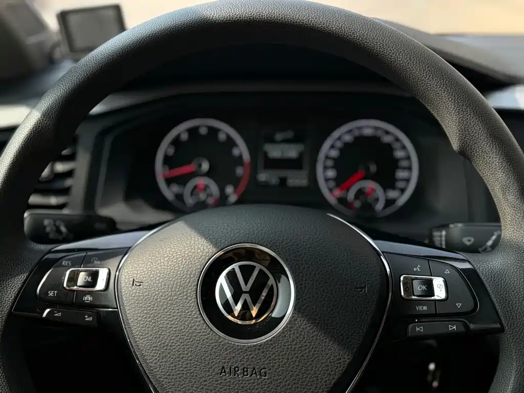 Polo 2021 Plus 1.5L Automatic Panoramic Enjoyment Edition купить на сайте DeffCars