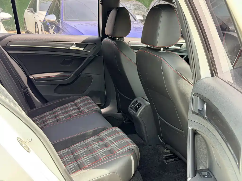 Golf GTI 2018 2.0TSI GTI купить на сайте DeffCars