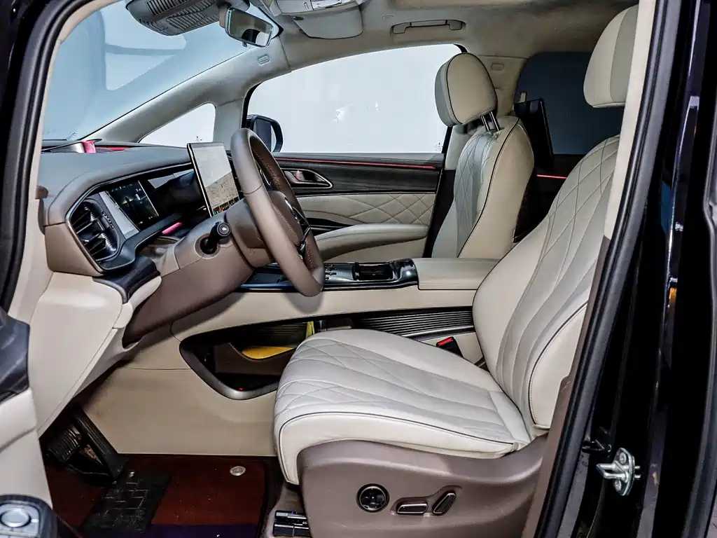 Denza D9 2022 DM-i 970 four-wheel drive premium model купить на сайте DeffCars