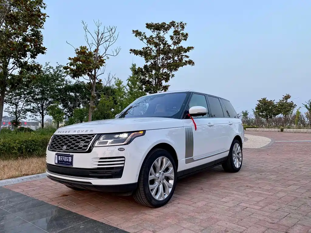 Range Rover 2022 3.0 L6 400PS Legendary Extended Classic Edition купить на сайте DeffCars
