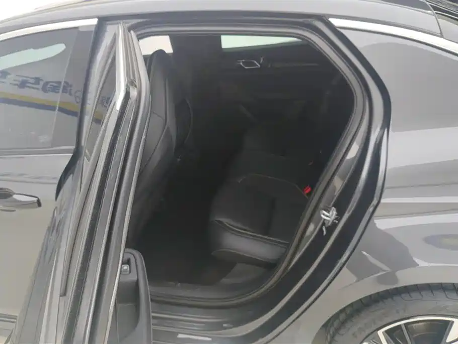 Lynk & Co 03 2023 1.5TD DCT Pro купить на сайте DeffCars