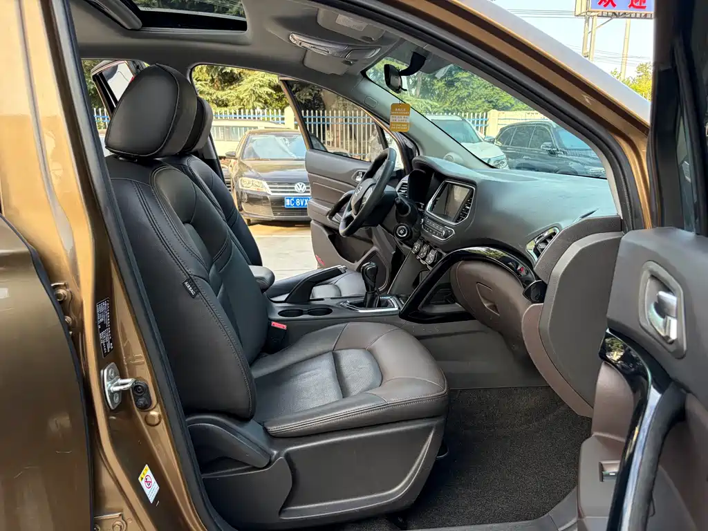 Trumpchi GS4 2015 200T Manual Deluxe Edition купить на сайте DeffCars