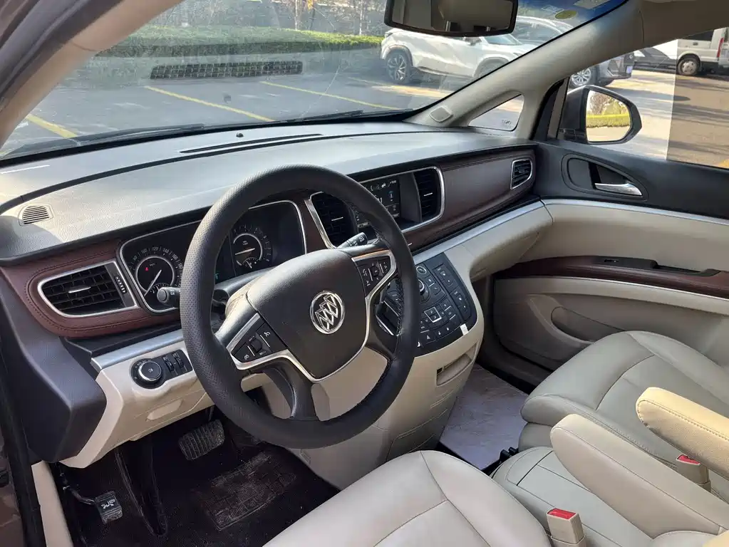 Buick GL8 2018 28T luxury model National VI купить на сайте DeffCars