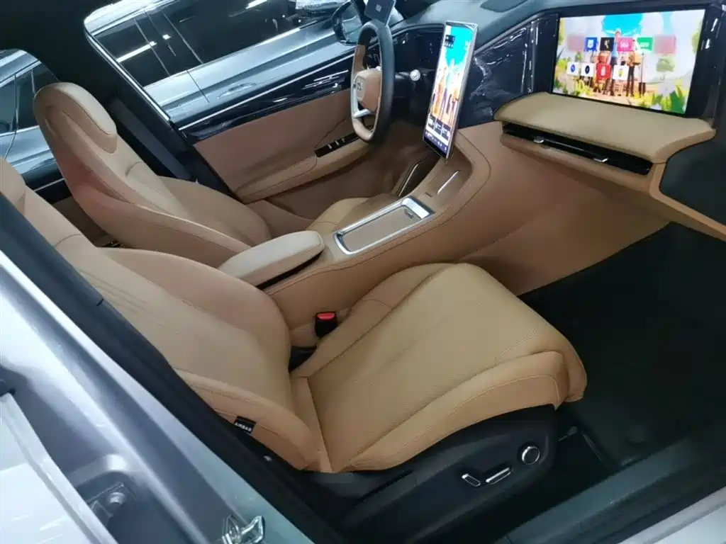 Galaxy L7 2025 EM-i 115km Discovery+ Edition купить на сайте DeffCars