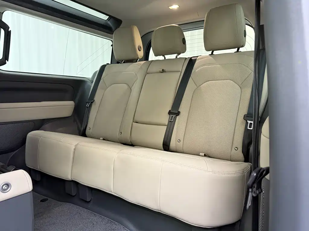 Land Rover Defender 2024 90 3.0T P400 HSE купить на сайте DeffCars
