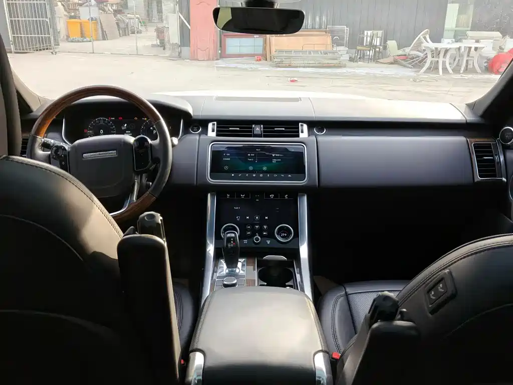 Range Rover Sport New Energy 2018 P400e купить на сайте DeffCars