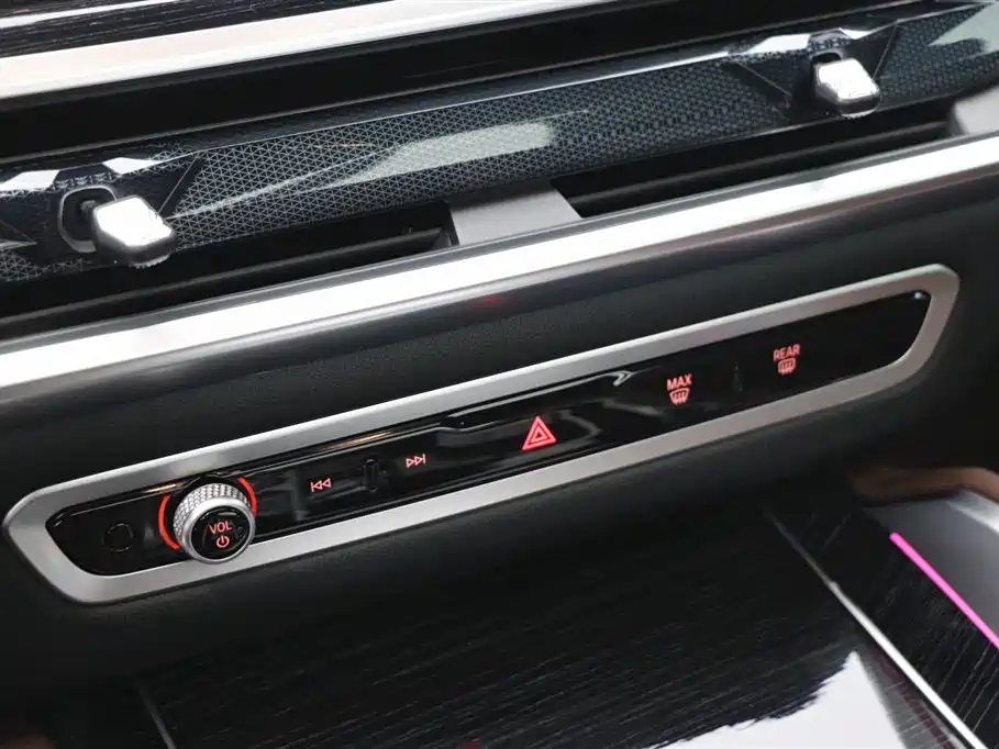 BMW X6 2023 xDrive40i M Sports Package купить на сайте DeffCars
