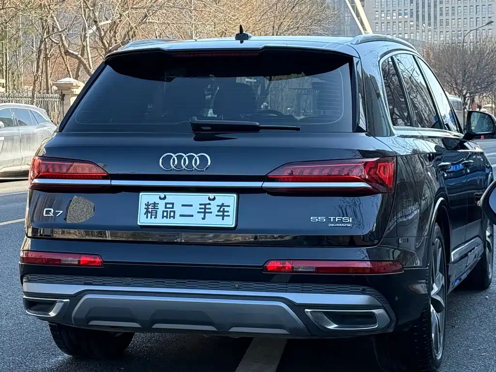Audi Q7 2021 55 TFSI quattro S line sports version купить на сайте DeffCars
