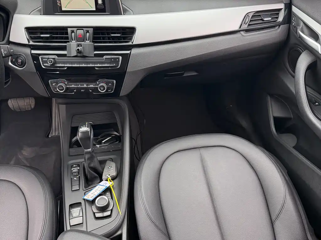 BMW X1 2016 sDrive18Li Exclusive Model купить на сайте DeffCars