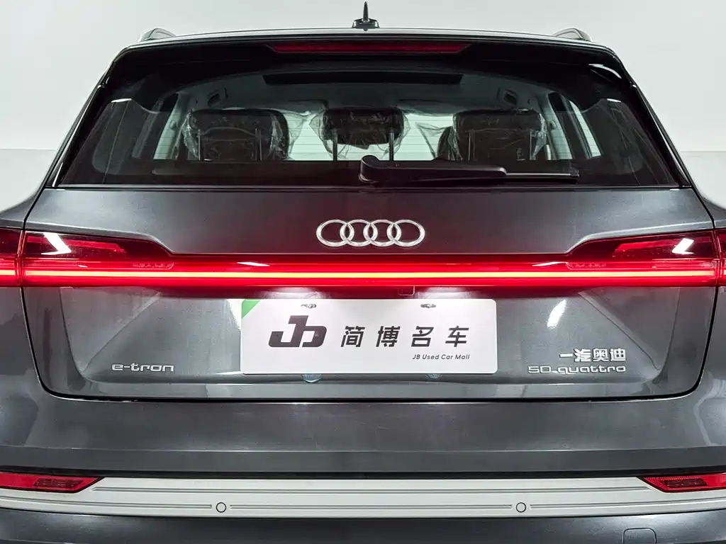 Audi e-tron 2021 50 quattro luxury model купить на сайте DeffCars
