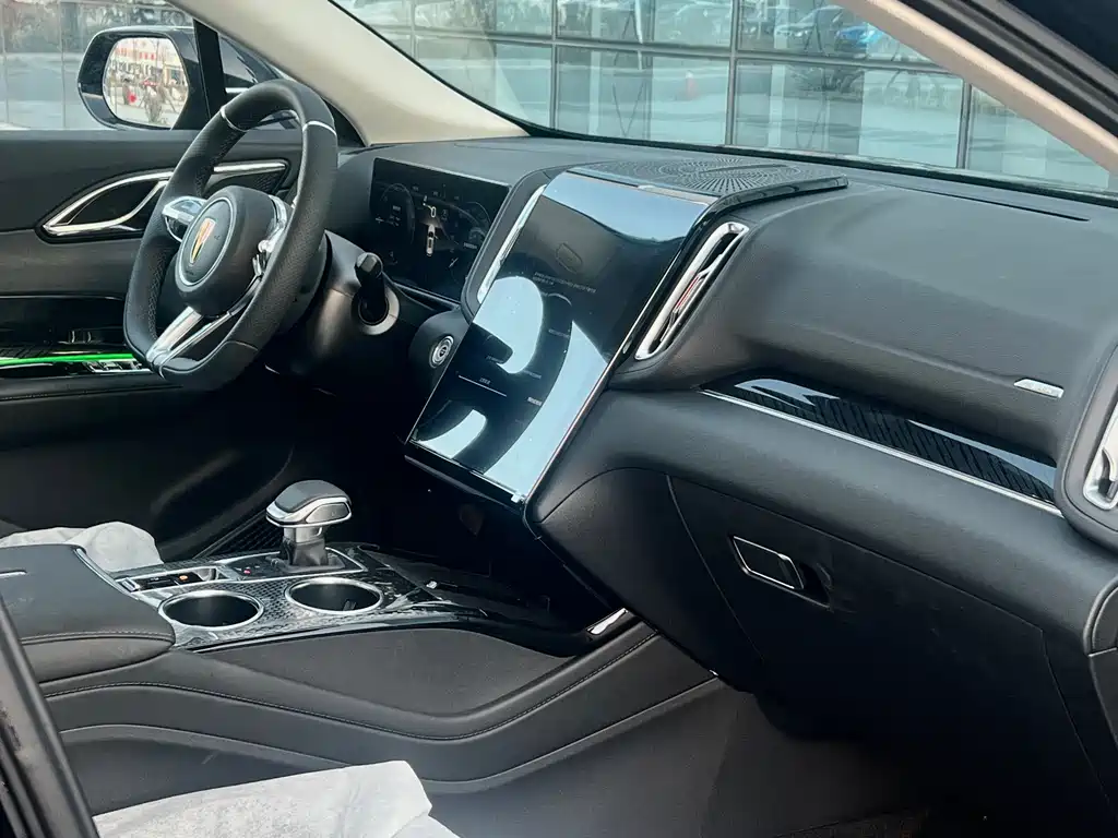 Hongqi HS3 PHEV 2024 115km Jinwei Edition купить на сайте DeffCars