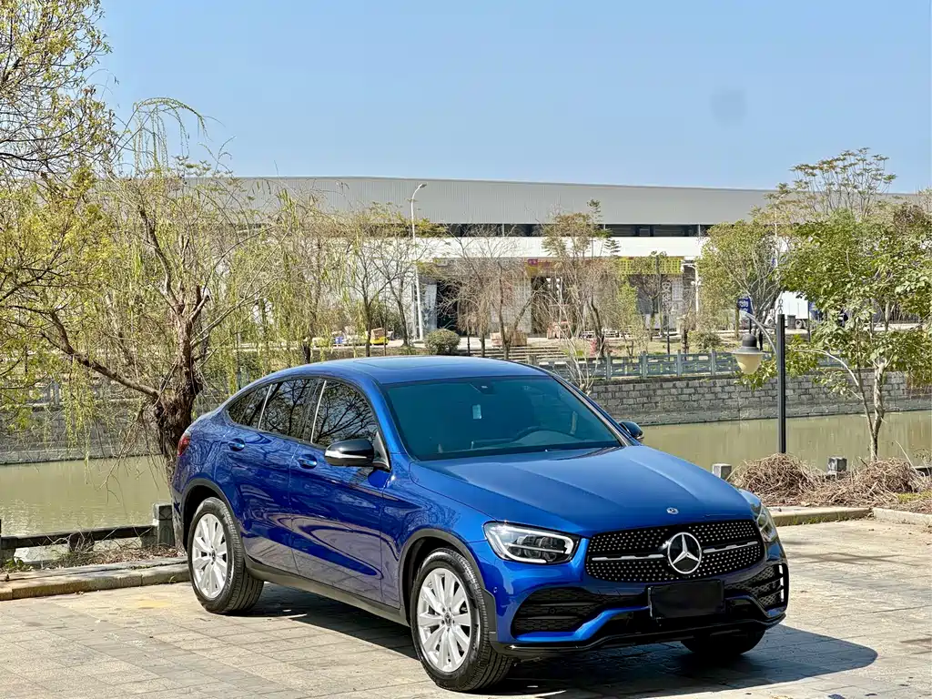 Mercedes-Benz GLC Coupe 2020 GLC 260 4MATIC Coupe SUV купить на сайте DeffCars