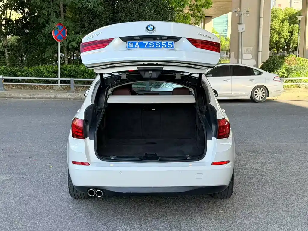 BMW 5 Series GT 2015 528i Leading Model купить на сайте DeffCars