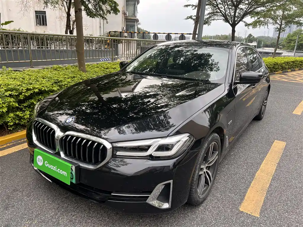 BMW 5 Series New Energy 2022 535Le Luxury Package купить на сайте DeffCars
