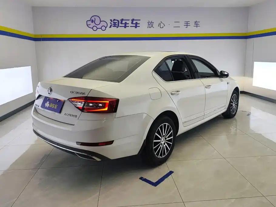 Octavia 2018 TSI230 DSG Deluxe Edition купить на сайте DeffCars