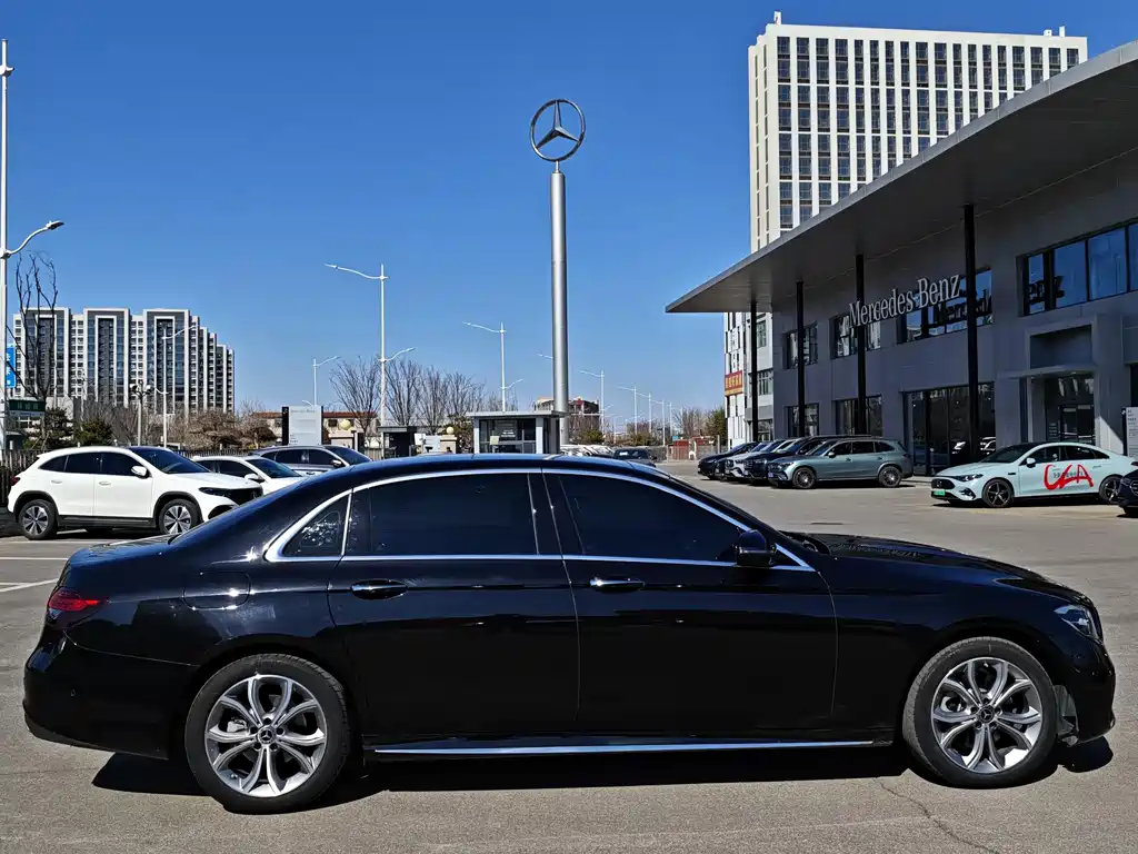 Mercedes-Benz E-Class 2023 E 300 L Sports Luxury купить на сайте DeffCars