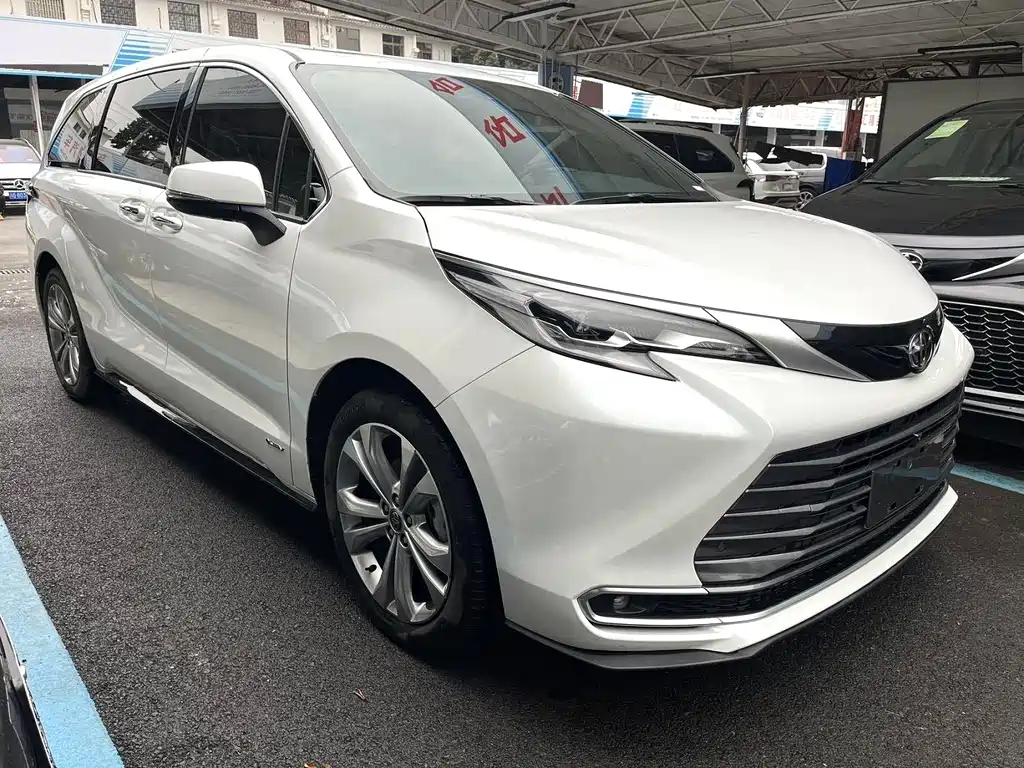 SIENNA 2024 2.5L Hybrid Premium Edition купить на сайте DeffCars