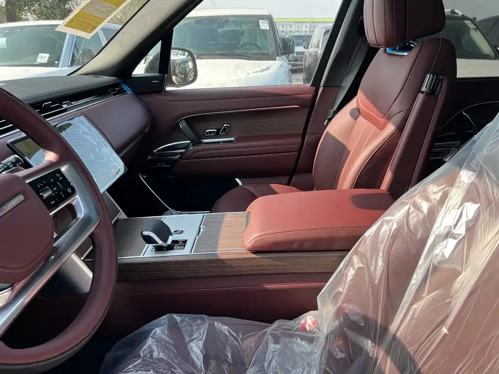 Range Rover 2026 3.0 L6 400PS SE long axis version купить на сайте DeffCars