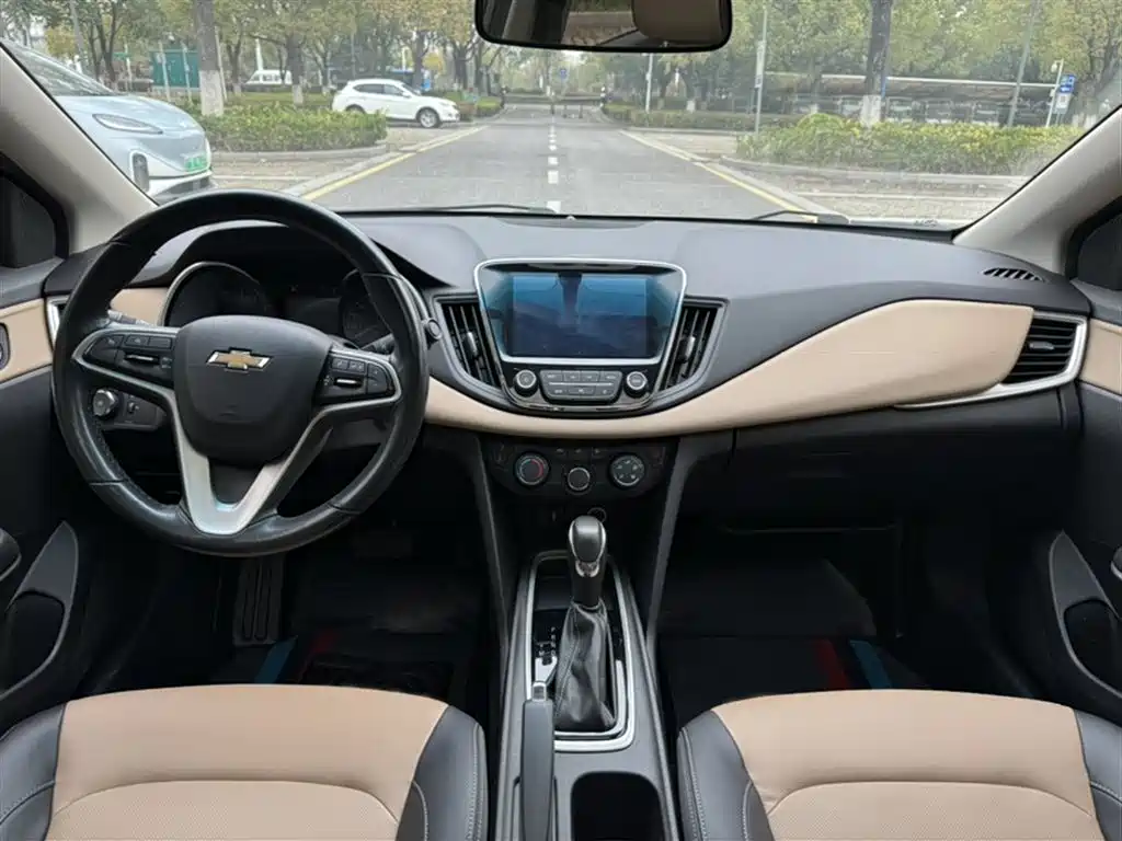 Cruze 2022 320 Automatic Sunroof Edition купить на сайте DeffCars