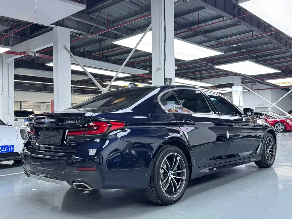 BMW 5 Series 2022 facelift 525Li M Sports Package купить на сайте DeffCars