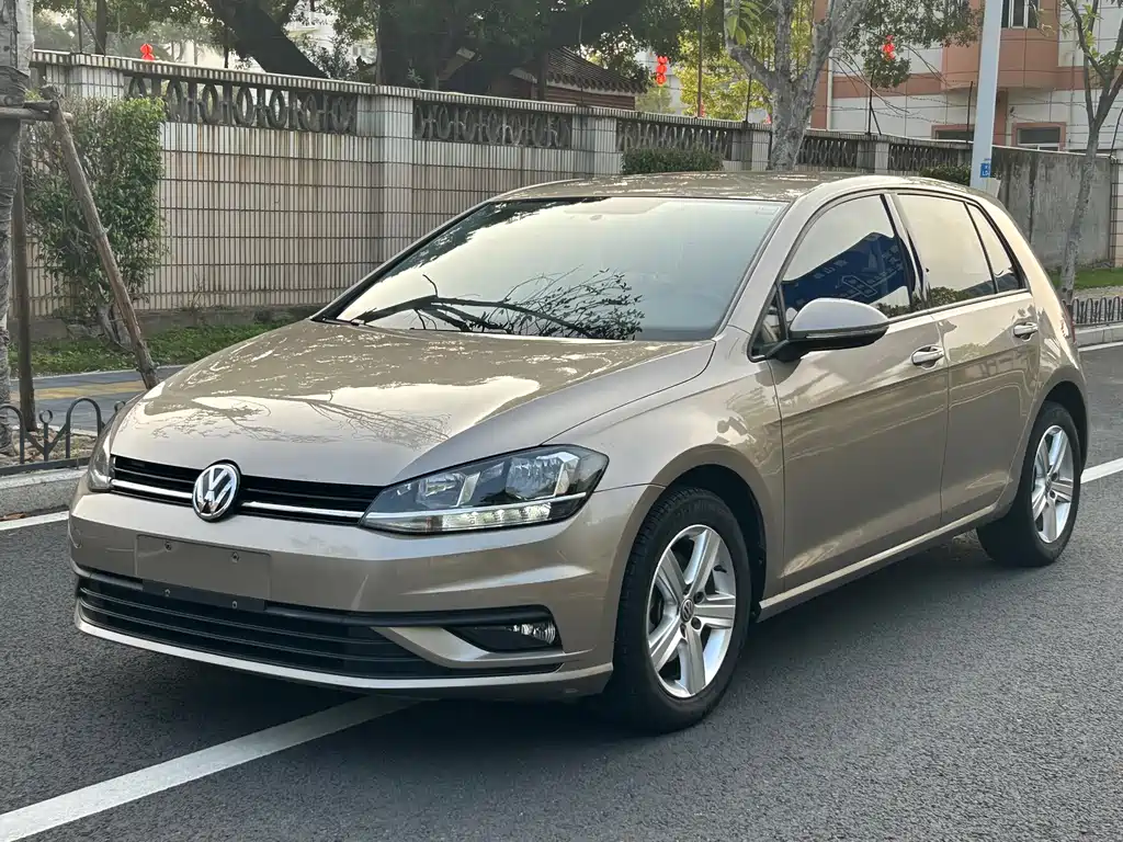 Golf 2018 1.6L automatic fashion model купить на сайте DeffCars