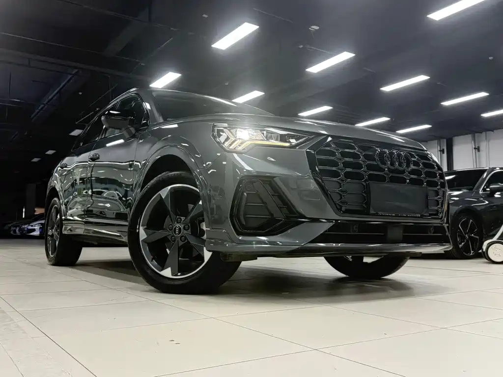 Audi Q3 2022 35 TFSI Fashionable and Dynamic купить на сайте DeffCars