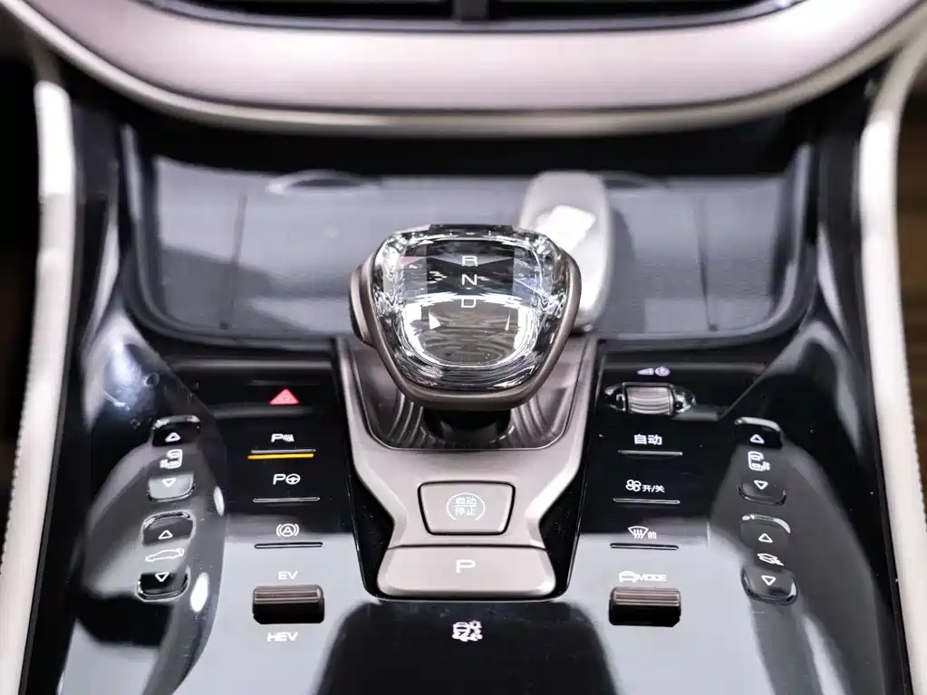 Denza D9 2022 DM-i 970 four-wheel drive flagship model купить на сайте DeffCars