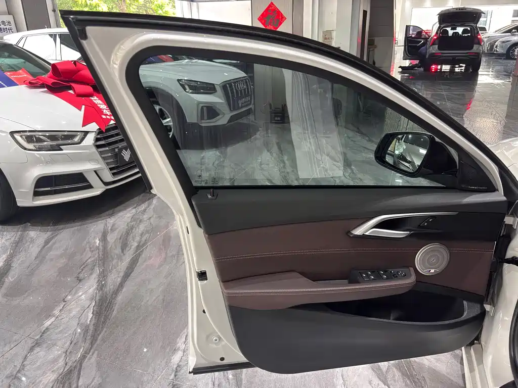 BMW 1 Series 2019 118i M Sports Package купить на сайте DeffCars